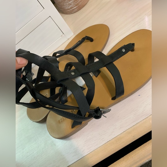 Sandals - Picture 4 of 5